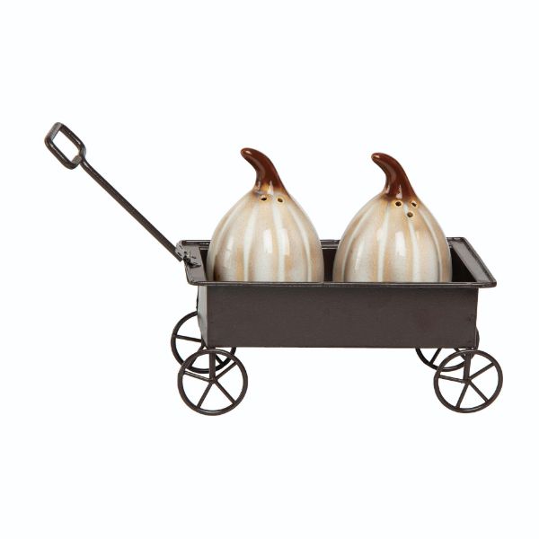 Pumpkin Salt/Pepper Shakers in Wagon