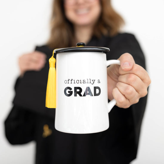 Grad - 17 oz Mug with Lid