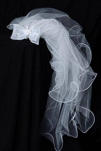 Layered Comb Veil Adorned with Bow and Pearls: WHITE