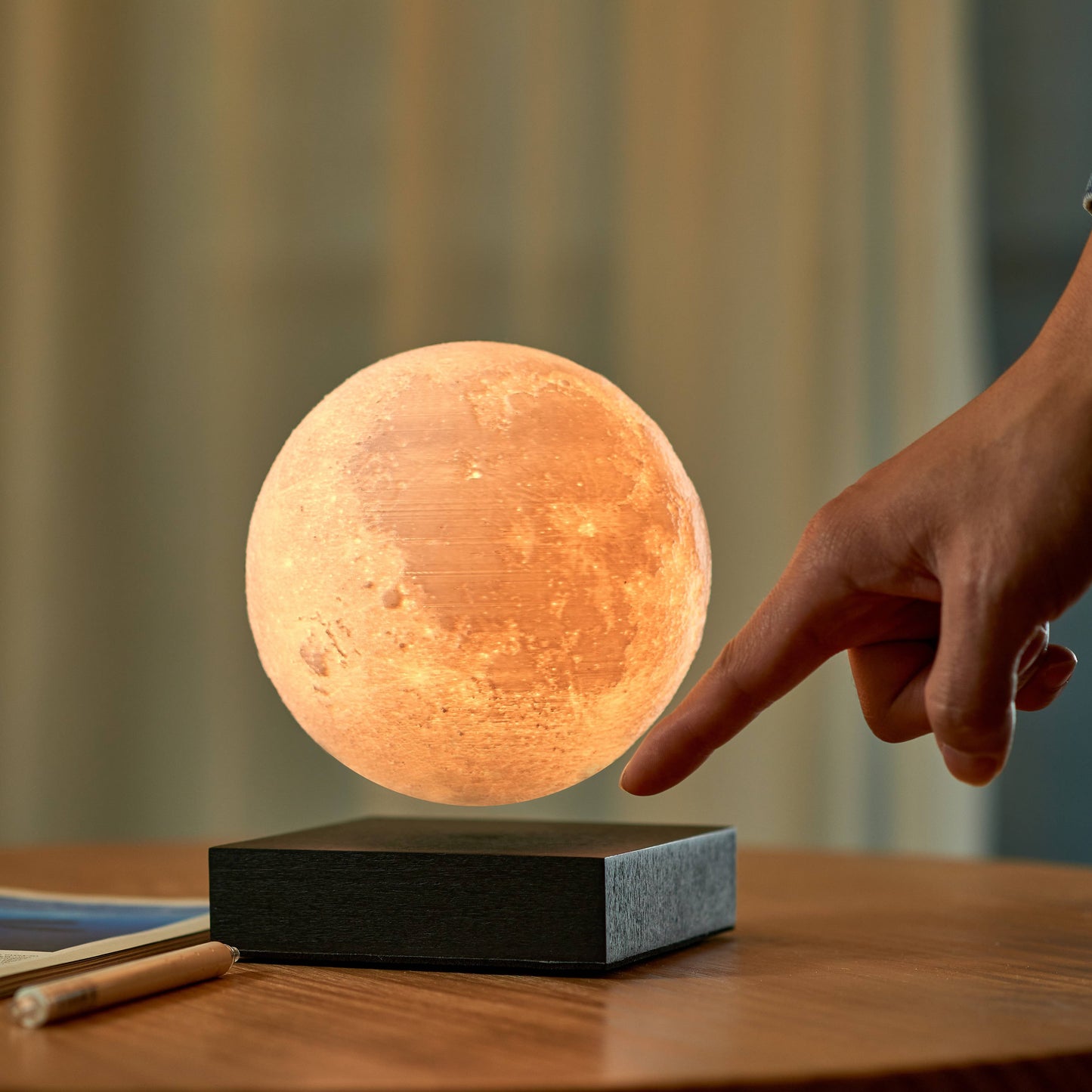 Gingko Smart Moon Lamp: Black