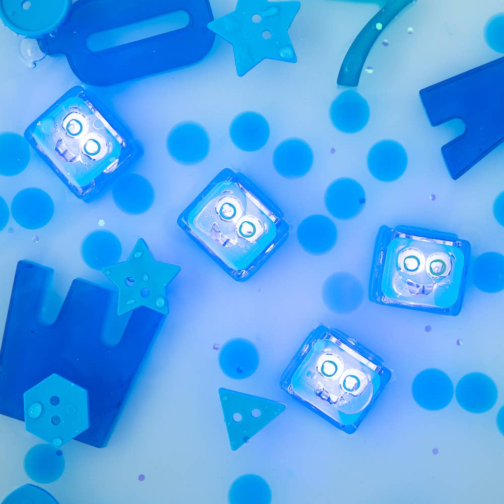 Glo Pals Blair Light-Up Cubes