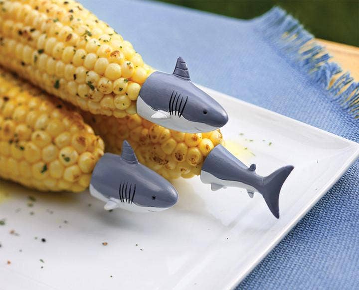 Outset Corn Holders / Shark, S/8